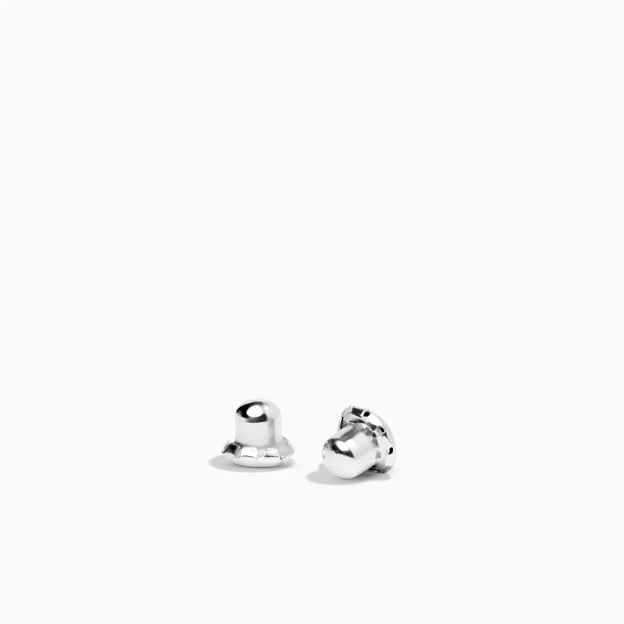 14k .10ct Diamond Studs - Image 3